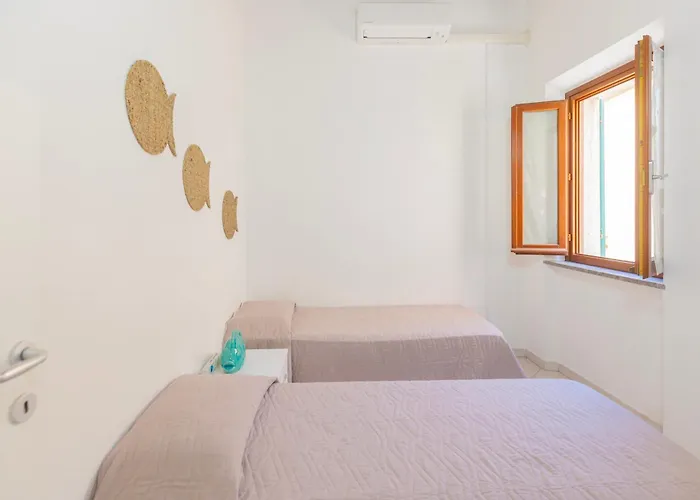 Apartment La Casina Di Mirella By Elbasummer Marina di Campo